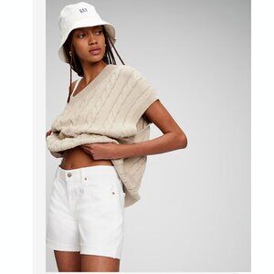 GAP 5" Mid Rise Shorts in White NWT New